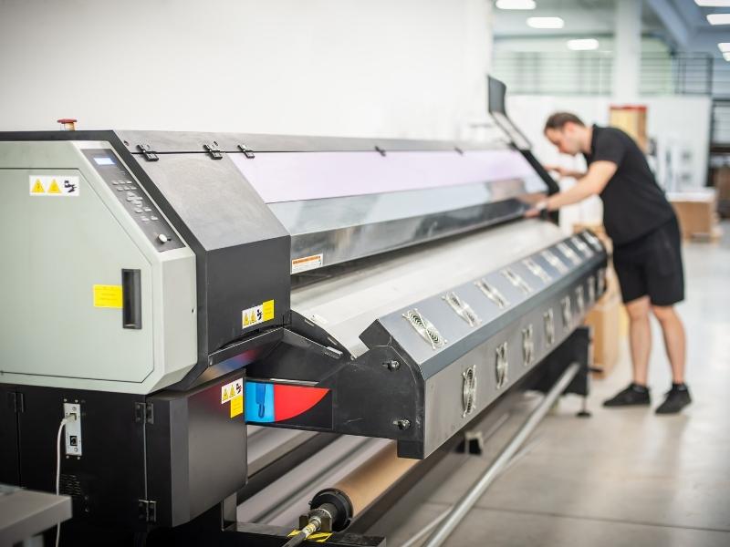 Jasa Cetak UV Flatbed