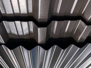 Perbedaan Atap Seng Metal dan Atap Galvalum yang Perlu Diketahui